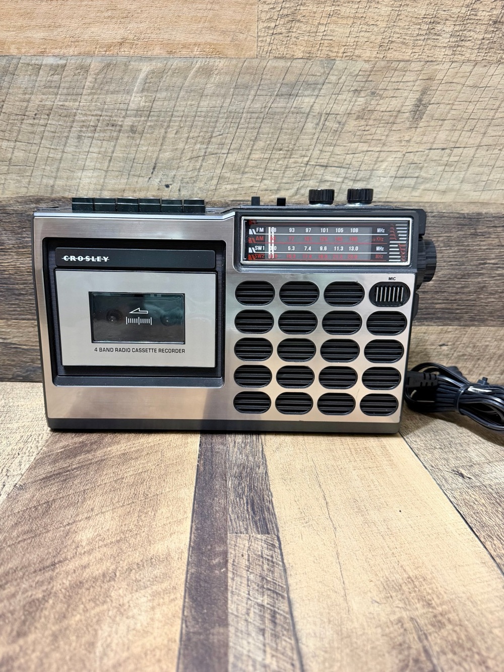 Vintage Crosley CT100B-SI Retro Portable Cassette FM/AM Radio Player USB
